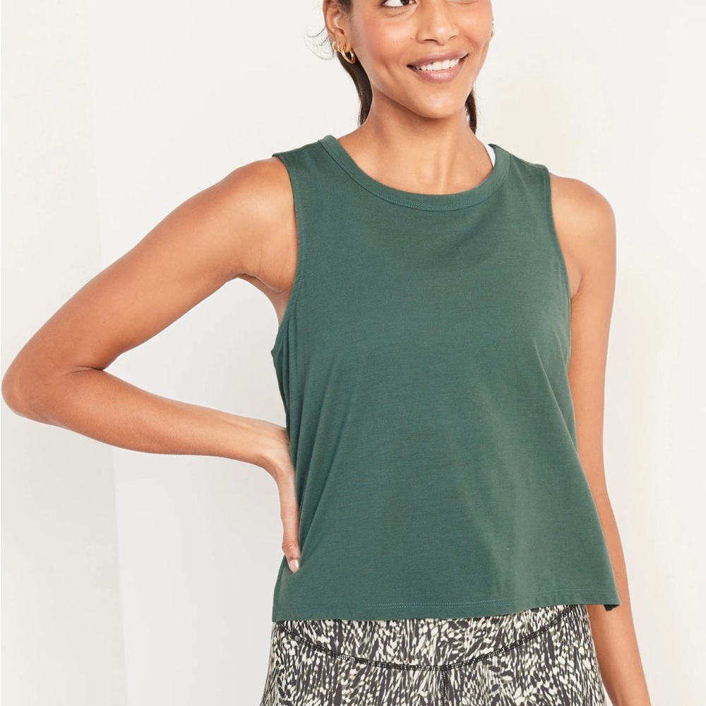 NWT Old Navy Ultra Light Green Performance Cropped Active Tank